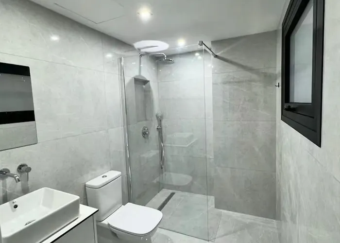 Apartamento Modern One-bedroom With Balcony In