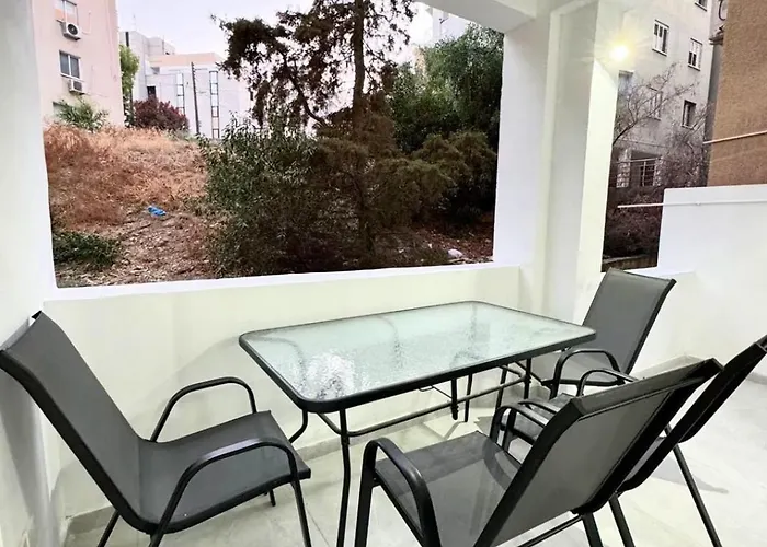 Apartamento Modern One-bedroom With Balcony In Nicosia