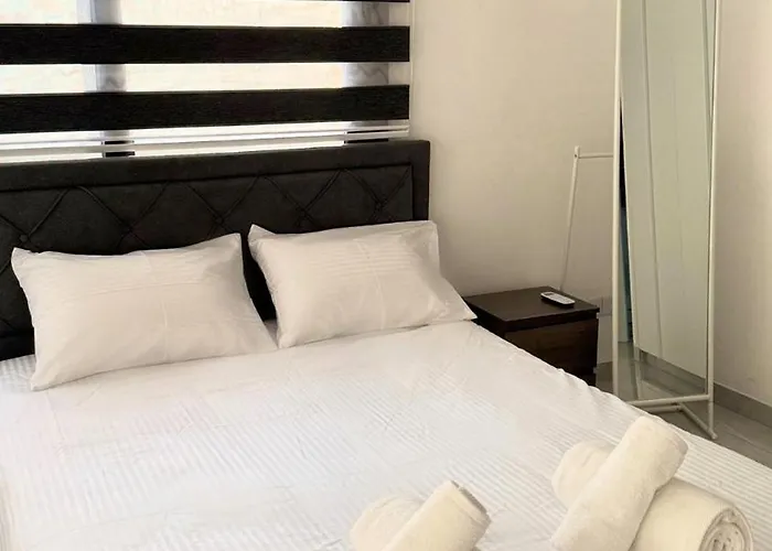 Apartamento Modern One-bedroom With Balcony In *