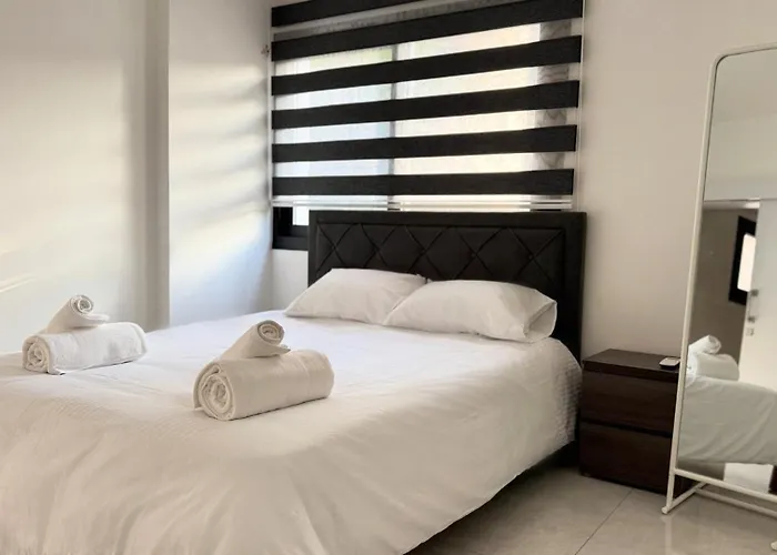 Modern One-bedroom With Balcony In Apartamento *